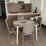 Apartment Miroir De La *
