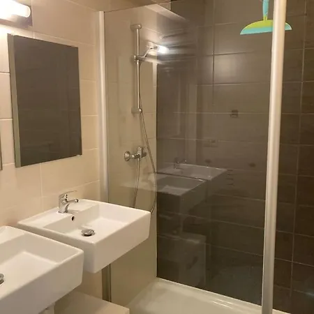 Miroir De La Lägenhet *